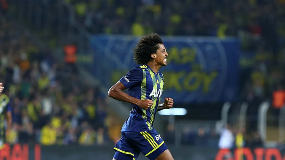 Fenerbahçe'de Luiz Gustavo gelişmesi! Lyon'dan flaş teklif