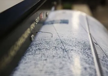 Sınırda deprem! İran 5,4 büyüklüğündeki depremle sallandı! Son depremler listesi...