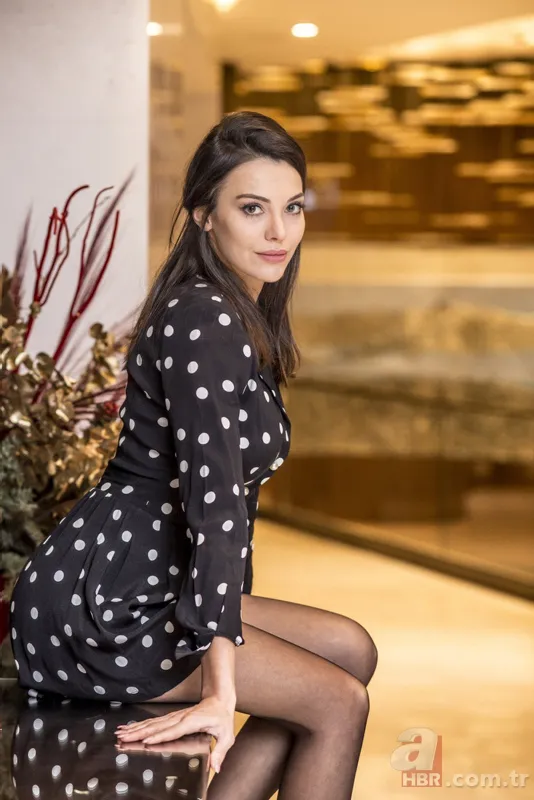 Tuvana Türkay’ın annesiyle paylaşımındaki o detay boğazları düğümledi! Fotoğrafı görenler ‘Güzelliğini annesinden almış’ demeden edemedi! 6