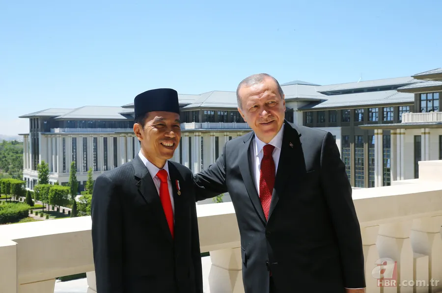 Erdoğan ve Widodo, Külliye'nin balkonunda özçekim yaptı 4