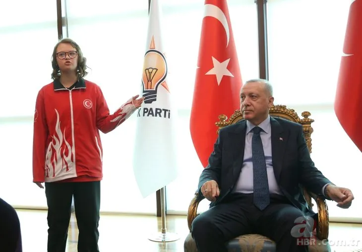 Başkan Erdoğan engellileri kabul etti! Dikkat çeken kareler