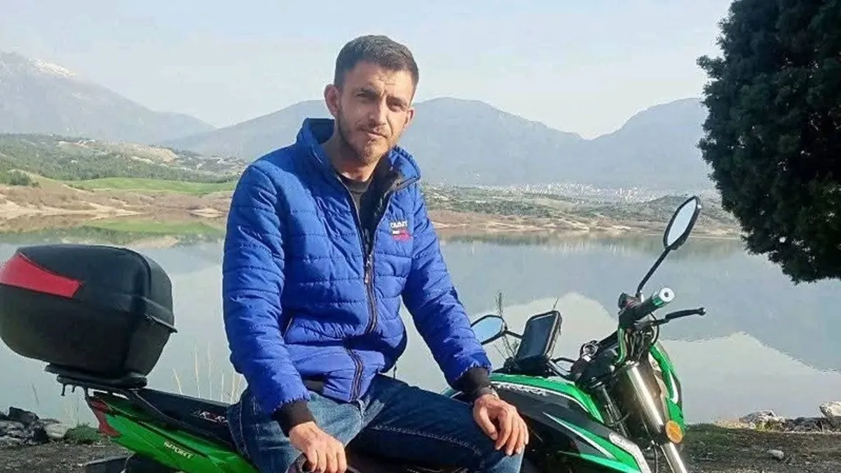 Motosikletiyle bariyerlere çarpan genç adam can verdi