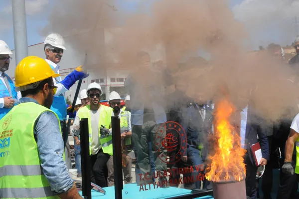 Avrupa ve Asya arasındaki geçiş koridoru! Gebze OSB-Darıca Metro Hattı’nda ilk kaynak Bakan Uraloğlu’ndan