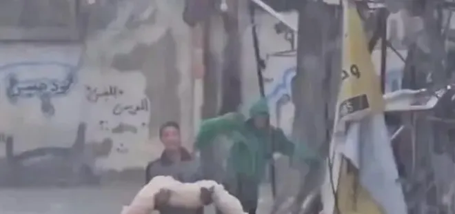Dünyanın utanç tablosu! Gazze’yi sel vurdu: Şehit kardeşinin cenazesini taşıdığı anlar yürekleri dağladı