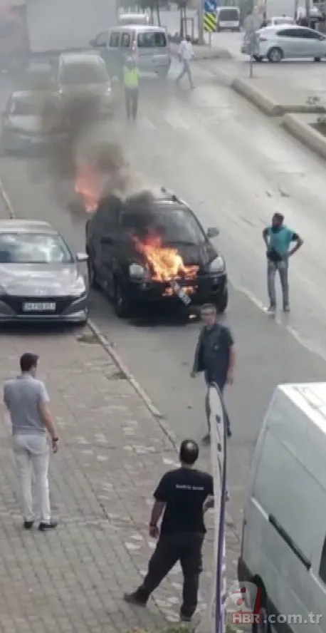 Ümraniye'de polislere bıçaklı saldırı: Aracını yaktı uyarılara aldırmadı! Ölü ve yaralılar var 3