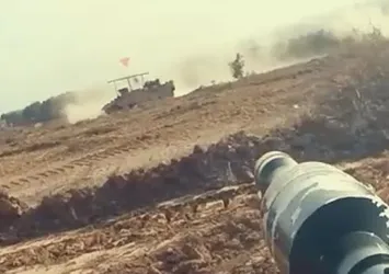 İsrail Gazze bataklığına gömülüyor! Kassam Tugayları 2 askeri aracı böyle imha etti