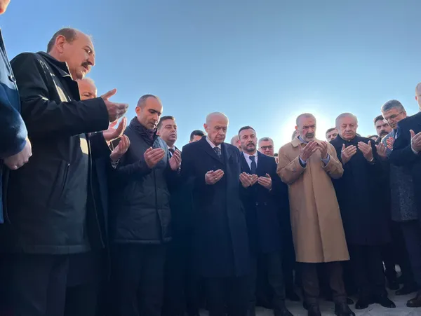 MHP’den Kızılcahamam’da ’seçim’ kampı! Devlet Bahçeli Ülkücü Şehitler Anıtı’nı ziyaret etti