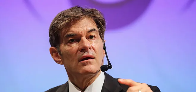 Ünlü Türk cerrah Mehmet Öz öğrencilerle bir araya geldi