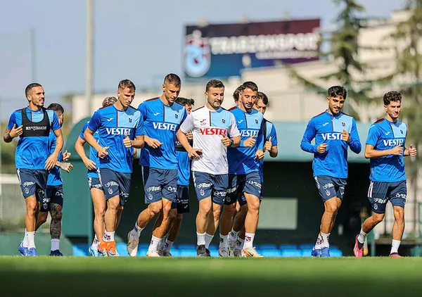 fenerbahce-ile-trabzonspor-derbisinin-hakemi-belli-oldu-iste-11-haftanin-tum-hakemleri-1698918241194.jpg Fenerbahçe ile Trabzonspor derbisinin hakemi belli oldu? İşte 11. haftanın tüm hakemleri... - 1