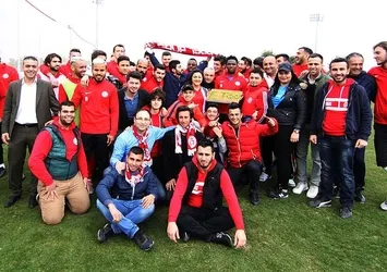 Eto'o'ya taraftarlardan baklava sürprizi