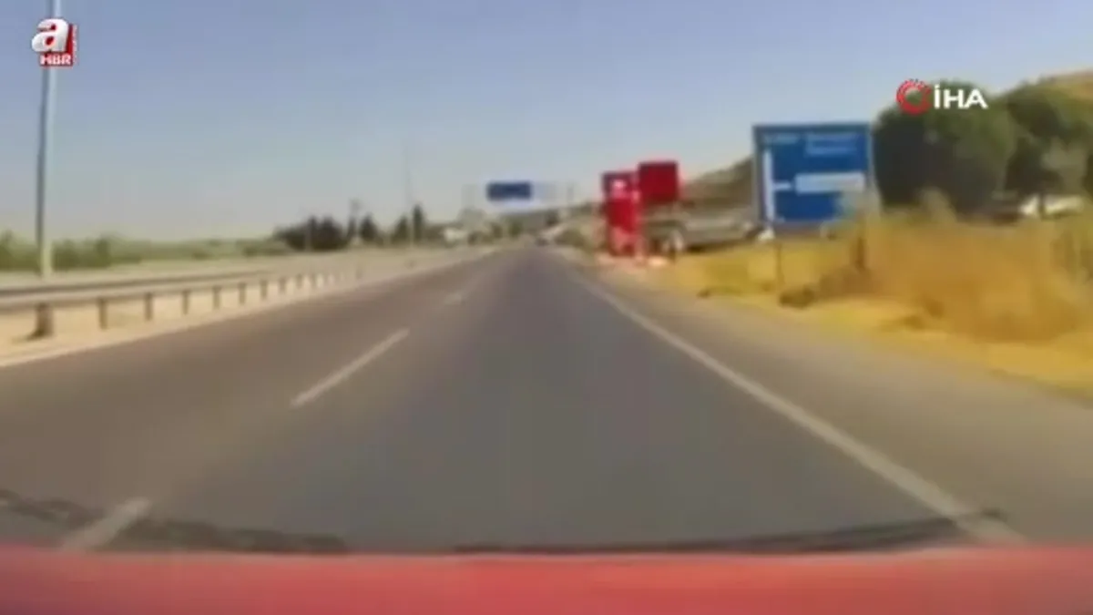 Alaşehir'deki ambulans kazası görüntülendi