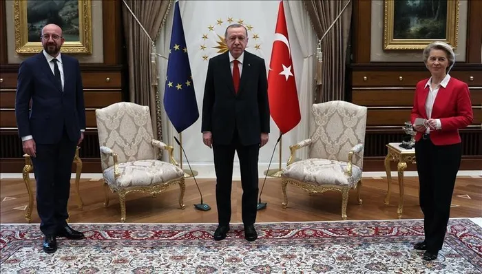 Koltuk krizinde yeni gelişme! Avrupa Komisyonu Başkanı Ursula von der Leyen AB Konseyi Başkanı Charles Michel'i son kez uyardı - 1