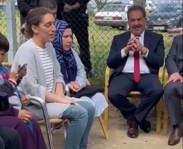 chpli-belediyeden-vicdansiz-olay-depremzedeleri-asagiladilar-siz-hayatinizda-bunu-mu-gordunuz-1684694805974.jpg CHP’li belediyeden vicdansız olay! Depremzedeleri aşağıladılar: Siz hayatınızda bunu mu gördünüz - 4