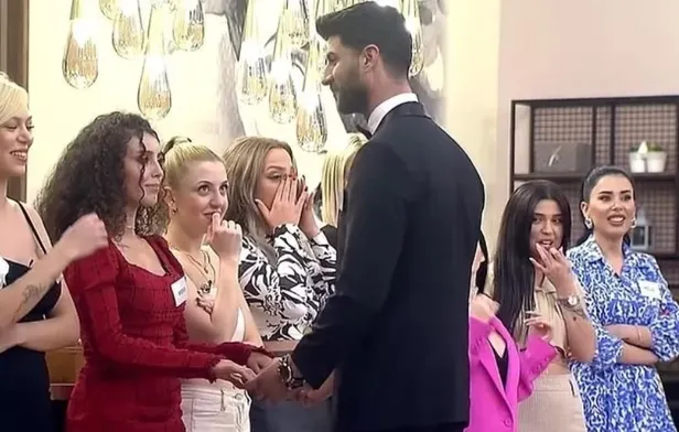 kismetse-olur-yayindan-kalkti-mi-rtuk-karari-son-dakika-skandallariyla-gundemden-dusmeyen-kismetse-olur-yayind-1673092619611.jpg Kısmetse Olur yayından kalktı mı? RTÜK kararı SON DAKİKA! Skandallarıyla gündemden düşmeyen Kısmetse Olur yayından kalkıyor mu? - 2