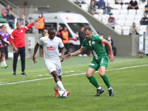 Giresunspor evinde ilk kez kazandı! Rizespor galibiyete hasret kaldı - 1