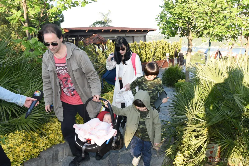 Seçkin Piriler sorularını duyan Kaan Tangöze eşi Kıvılcım Ural’ın arkasına saklandı 9