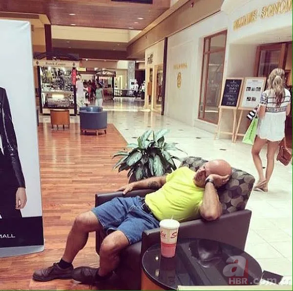 Alışverişin bitmesini bekleyen yalnız ve sabır dolu AVM adamları 14