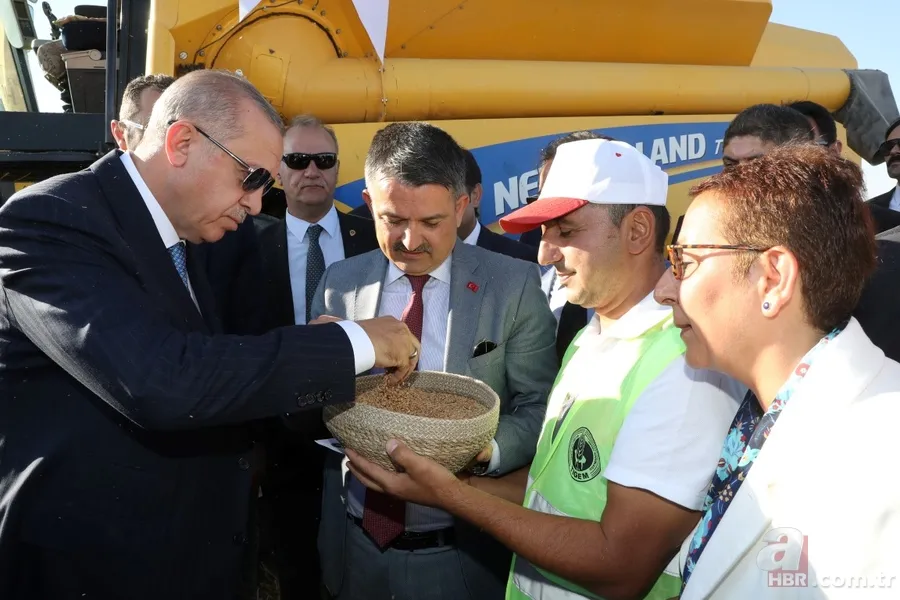 Başkan Erdoğan yerli elektrikli traktörü kullandı 11