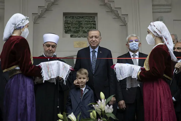 Başkan Recep Tayyip Erdoğan’dan Bosna Hersek’te Kur’an-ı Kerim tilaveti