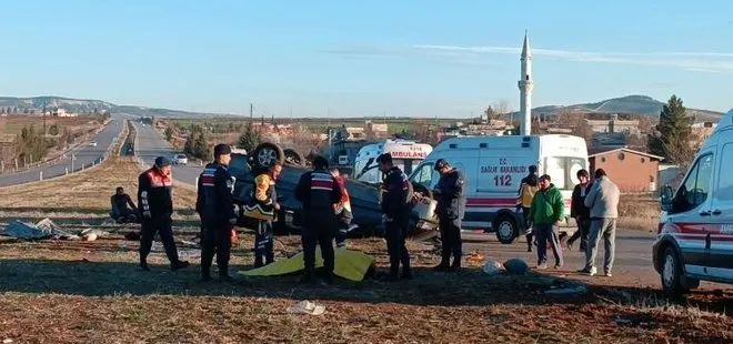 Gaziantep’te feci kaza! Öğrenci servisi ile bir araç çarpıştı: Ölü ve yaralılar var