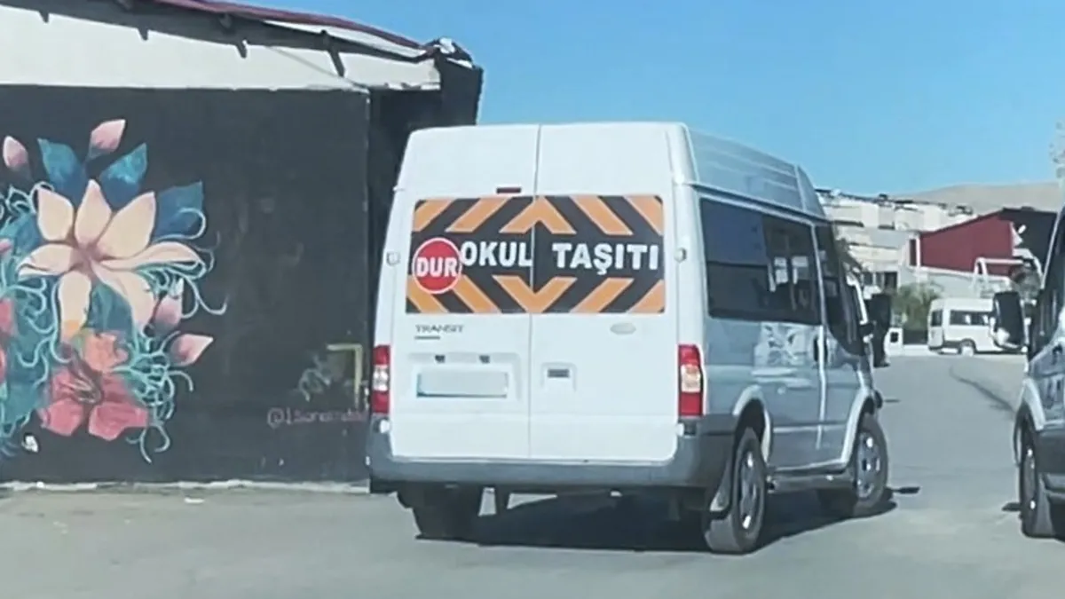 Van'da üzerinde okul taşıtı yazan minibüste kilolarca metamfetamin ele geçirildi