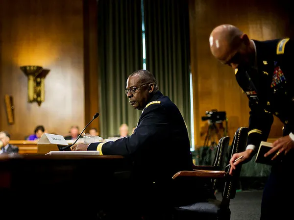 ABD Savunma Bakanı Lloyd Austin’den Afganistan’dan çekilme sürecini yavaşlatma sinyali