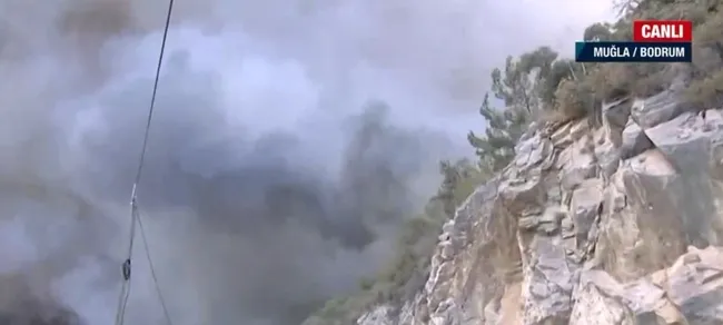 Muğla’daki Çökertme’de yangın büyüdü! Bodrum-Ören yolu kapandı A Haber ekibi o anları anbean aktardı