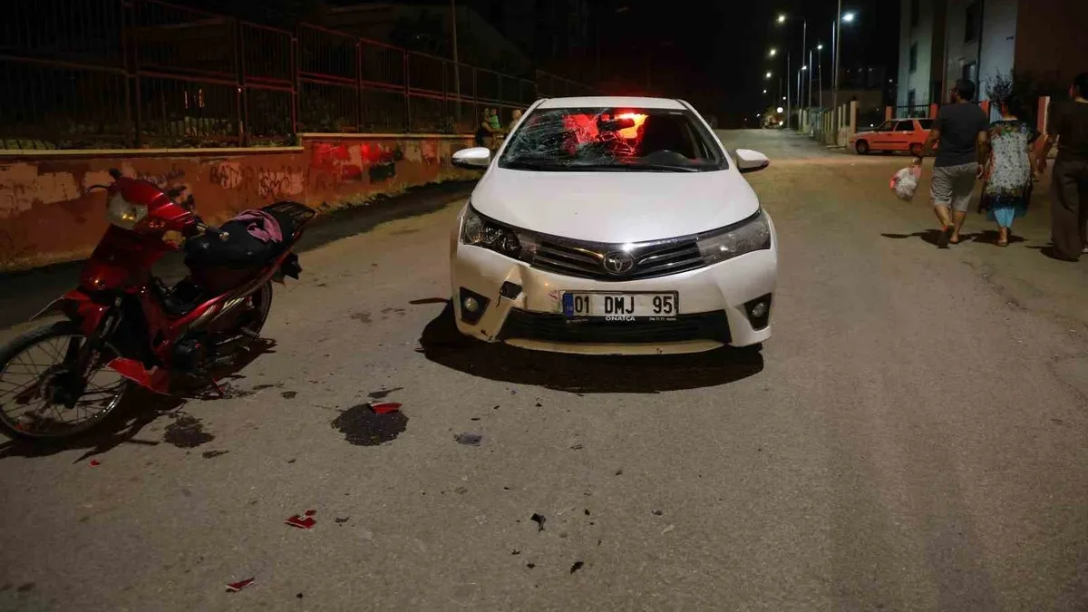 Kozan'da motosiklet ile otomobil çarpıştı: 2 yaralı