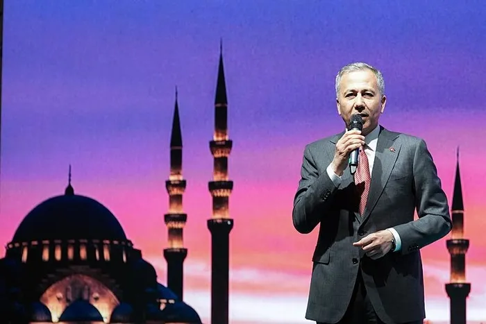 icisleri-yerlikaya-duyurdu-421-organize-suc-orgutu-cokertildi-1711757375425.jpeg İçişleri Bakanı Ali Yerlikaya duyurdu! 421 organize suç örgütü çökertildi - 1