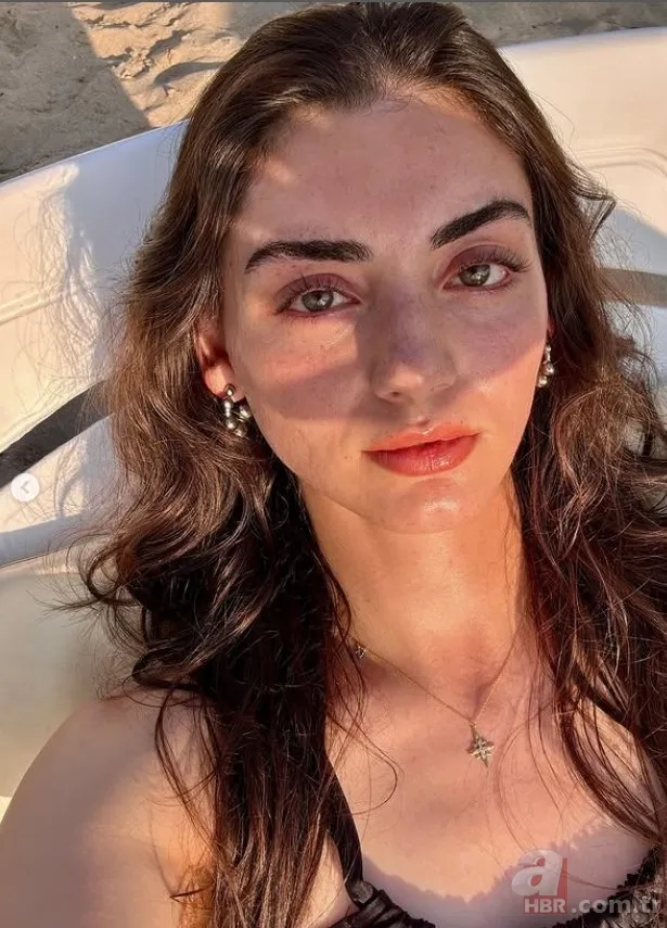 Kuruluş Osman'ın Bala Hatun'u Özge Törer tatil pozlarıyla göz kamaştırdı 6