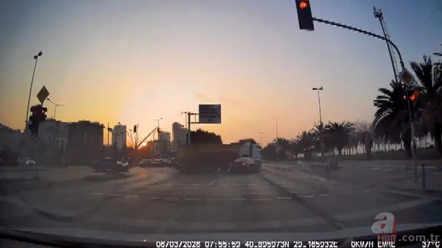 Tıra çarpıp otobüs durağına daldı: Facianın eşiğinden dönüldü! 2