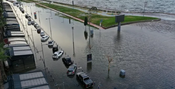 CHP yandaşı Uğur Dündar’dan tepki: İzmir belediyecilik açısından çok şansız!