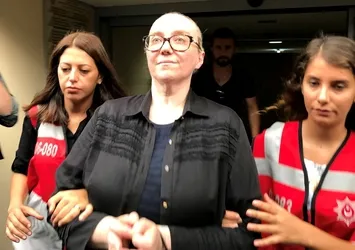 Kedicikler paraları 'yastık altı' yapmışlar!