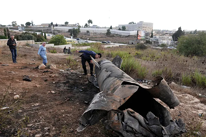 ABD basını yazdı: İran’ın iki füzesi Mossad yerleşkesine düştü