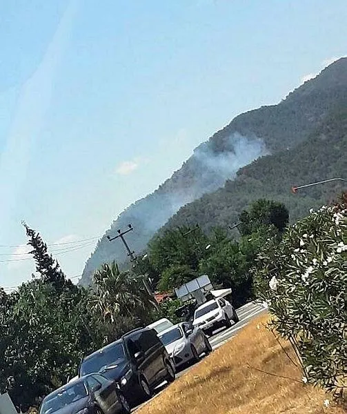 koycegizde-orman-yangini-ekiplerin-calismasi-suruyor-1655905467146.jpeg Köyceğiz'de orman yangını! Ekiplerin çalışması sürüyor - 2