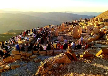 Nemrut Dağı'nda Kurban Bayramı yoğunluğu