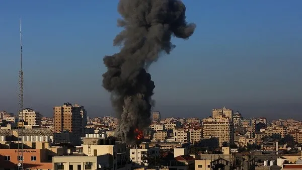 Son dakika: Avusturya'nın ardından Çekya da katillere destek verdi! Avrupa Birliği bayrağını indirtip İsrail bayrağı çektiler - 7