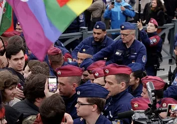 Macaristan'da sapkınlığa darbe: Anayasa değişikliği kabul edildi