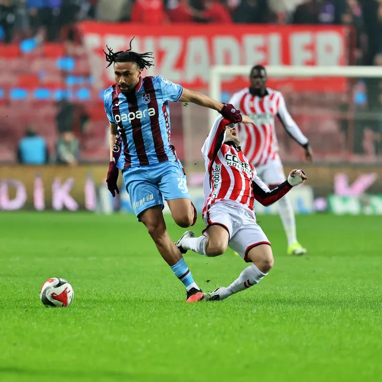 Karadeniz derbisinde fırtına koptu