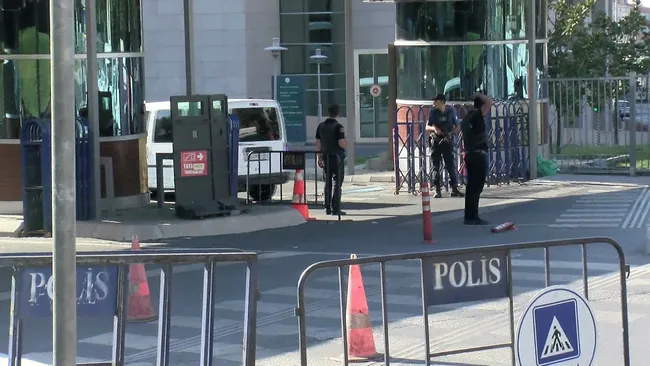 Son dakika: İstanbul'da adliye önünde hareketli dakikalar - 3