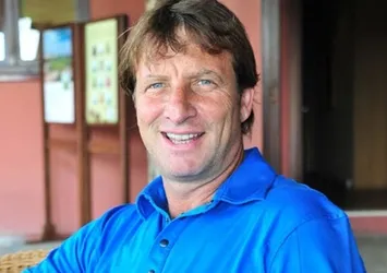 Ufukta evlilik var mı? Kaya Çilingiroğlu sevgilisiyle görüntülendi!