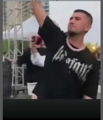 Rap konserinde ortalık karıştı! Güvenlik tanımayınca yaka paça sahneden indirdi - 3