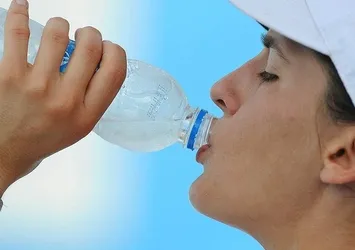 Sandığınız gibi değil! Bu şekilde içilen su kalp krizi sebebi