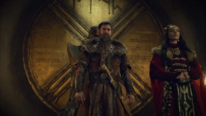 atv dizisi Destan’da gece yarısı saraya baskın! Kurultayın desteğini alan Balamir tahta oturdu