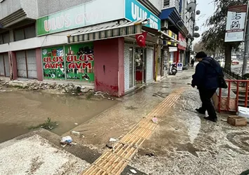 CHP rezaleti: Önce çamurlu su ardından patlayan boru! Edirneliler isyan etti