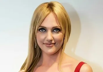 Meryem Uzerli yerleşik hayata geçiyor