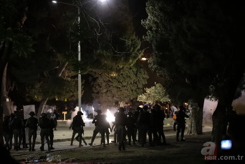Terörist İsrail Mescid-i Aksa'da kan döktü! Yüzlerce yaralı var! İşte son görüntüler 17
