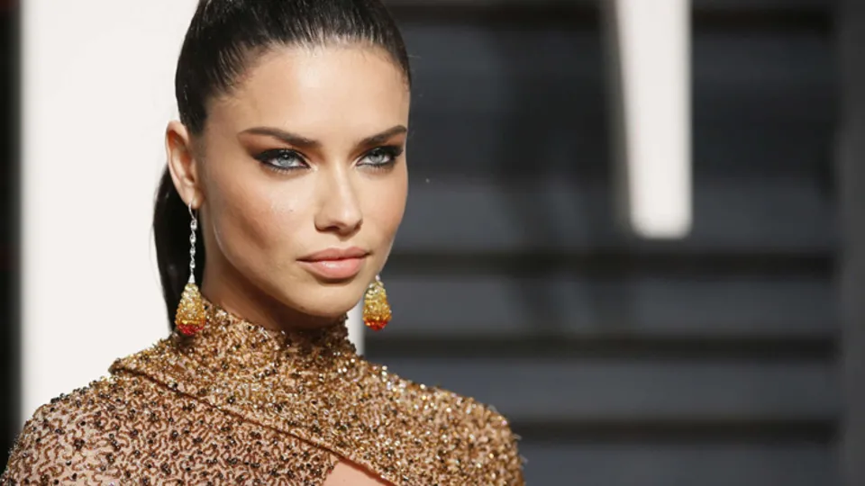 Emir Uyar’dan Adriana Lima'ya 485 bin TL’lik hediye