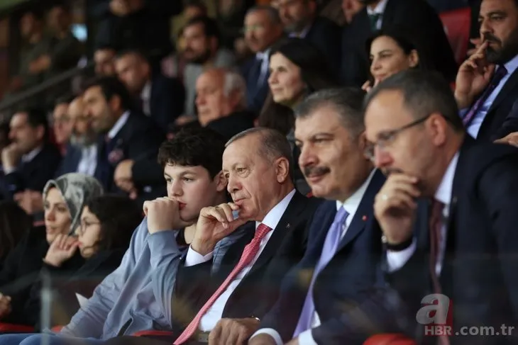 Başkan Erdoğan dünya şampiyonu Ampute Milli Takımı’nı ayakta alkışladı! İşte o kareler