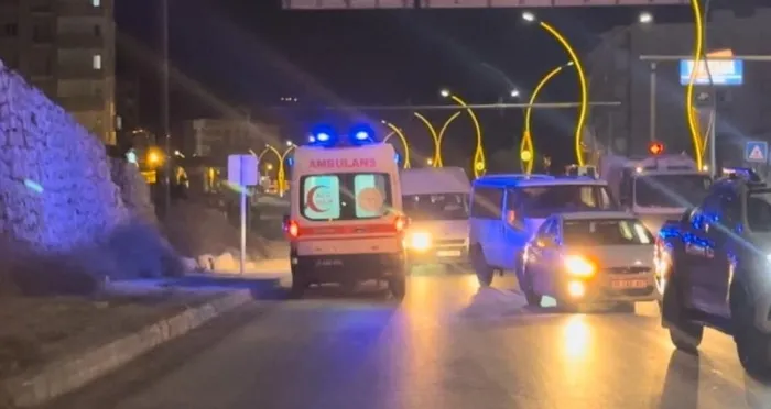 hakkaride-korkunc-kaza-birden-fazla-yarali-var-1720561632389.jpg Hakkari'de korkunç kaza! Birden fazla yaralı var - 2